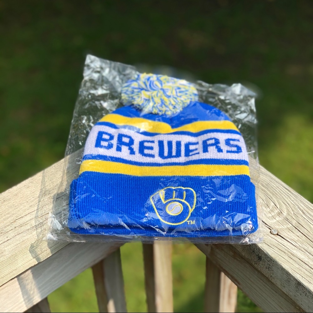 NEW MILWAUKEE BREWERS BEANIE Hat In Package!